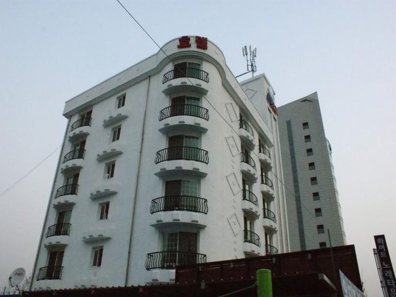 White Tourist Hotel Jeonju Exterior foto