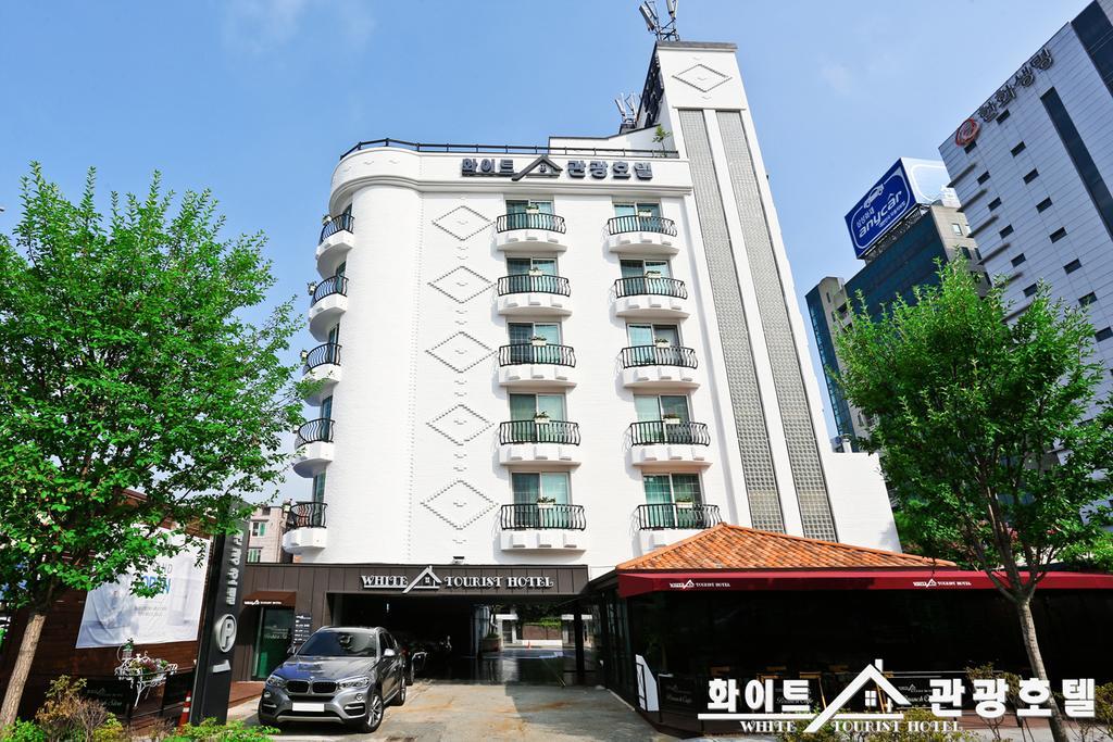 White Tourist Hotel Jeonju Exterior foto