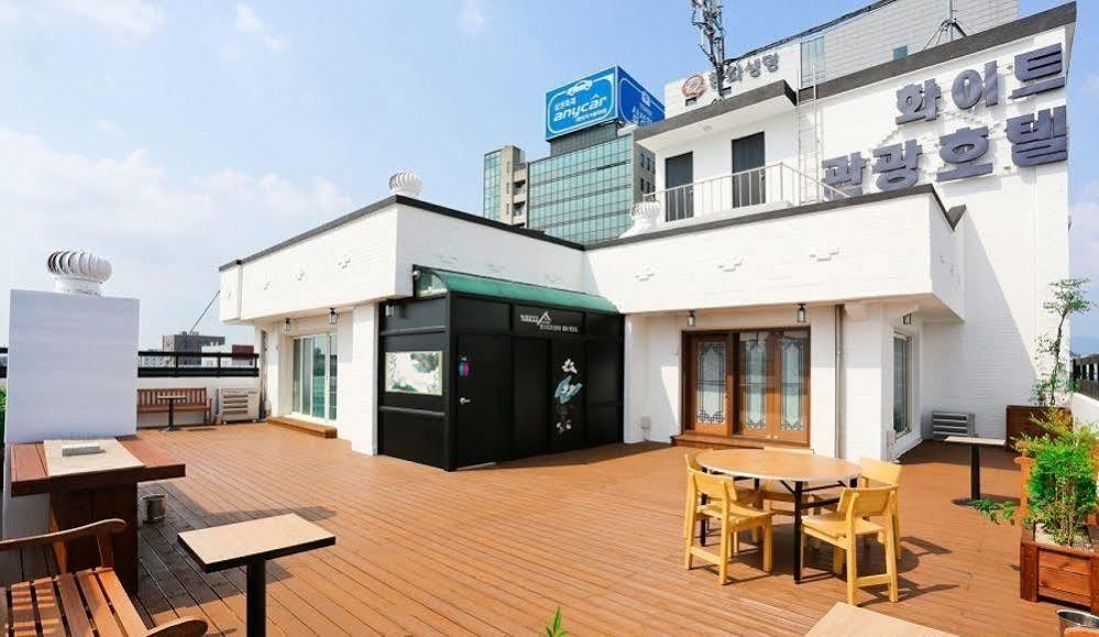 White Tourist Hotel Jeonju Exterior foto